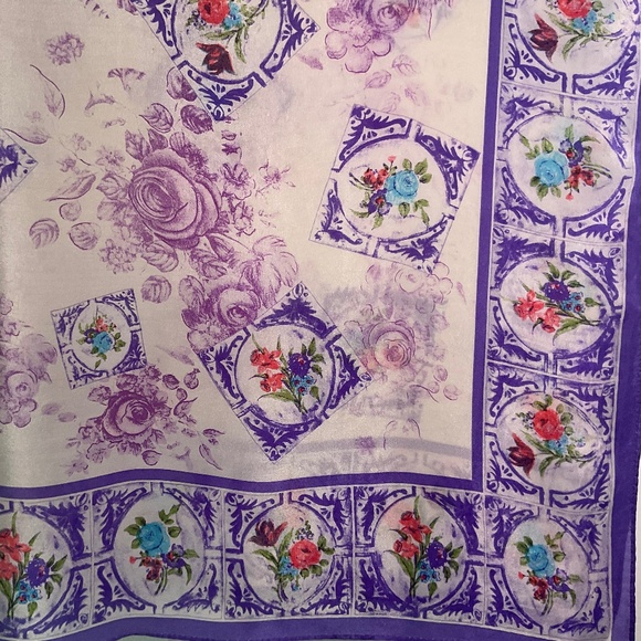 Honey Vintage Silk Scarf - Picture 10 of 16